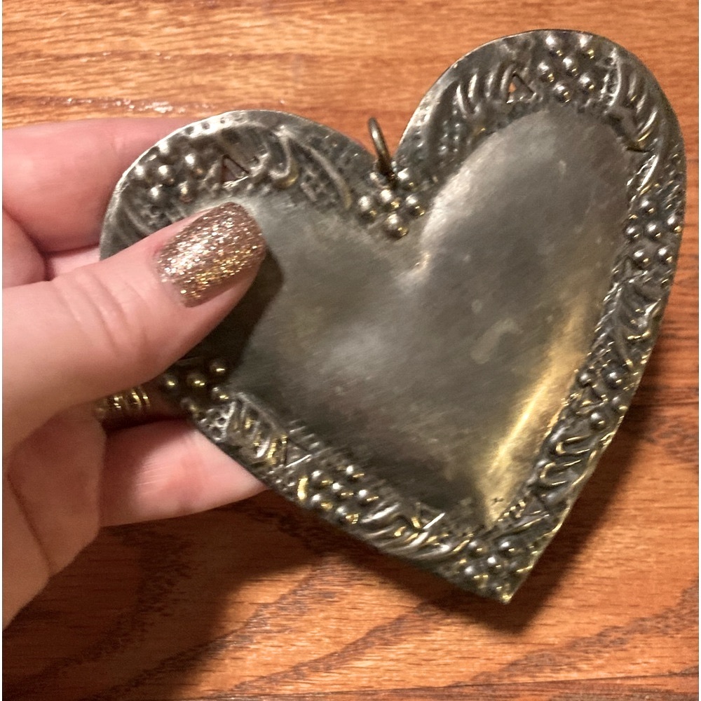 Antique silver plated decorative heart shaped ornament/pendant (Vintage style) - Picture 4 of 16